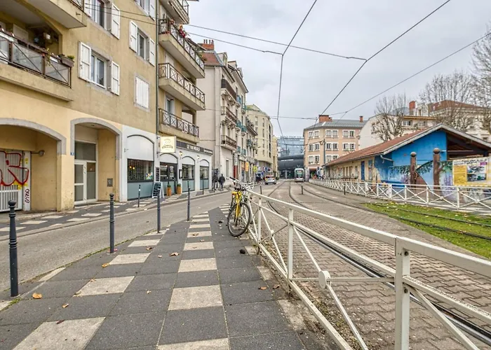 Le Petit Ideal Confort Gare Netflix Stationnement Proche Et Gratuit Apartman *